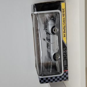Road Signature 1964 Shelby Cobra 427 S/C 1/18 Scale Die Cast Model